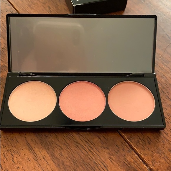 Betty Boop Check to Check Blush Palette - Picture 3 of 4